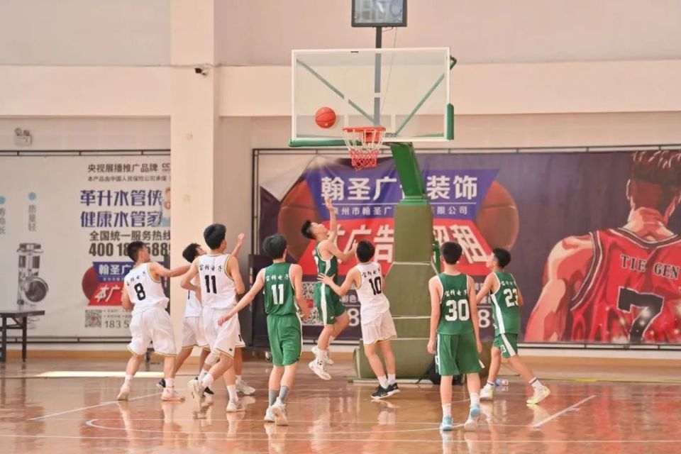 篮球夏令营开营典礼举行，青少年积极参与