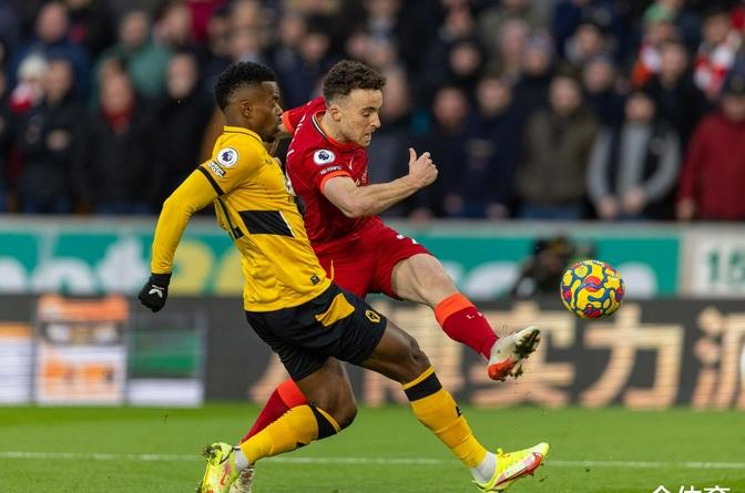 熊猫体育直播-狼队主场丢分,争夺欧战资格岌岌可危