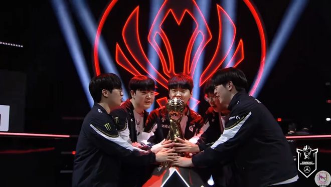 关于FLY碾压GEN，Zeus打出惊人五杀宿命之战小组赛，成为赛场最大亮点的信息