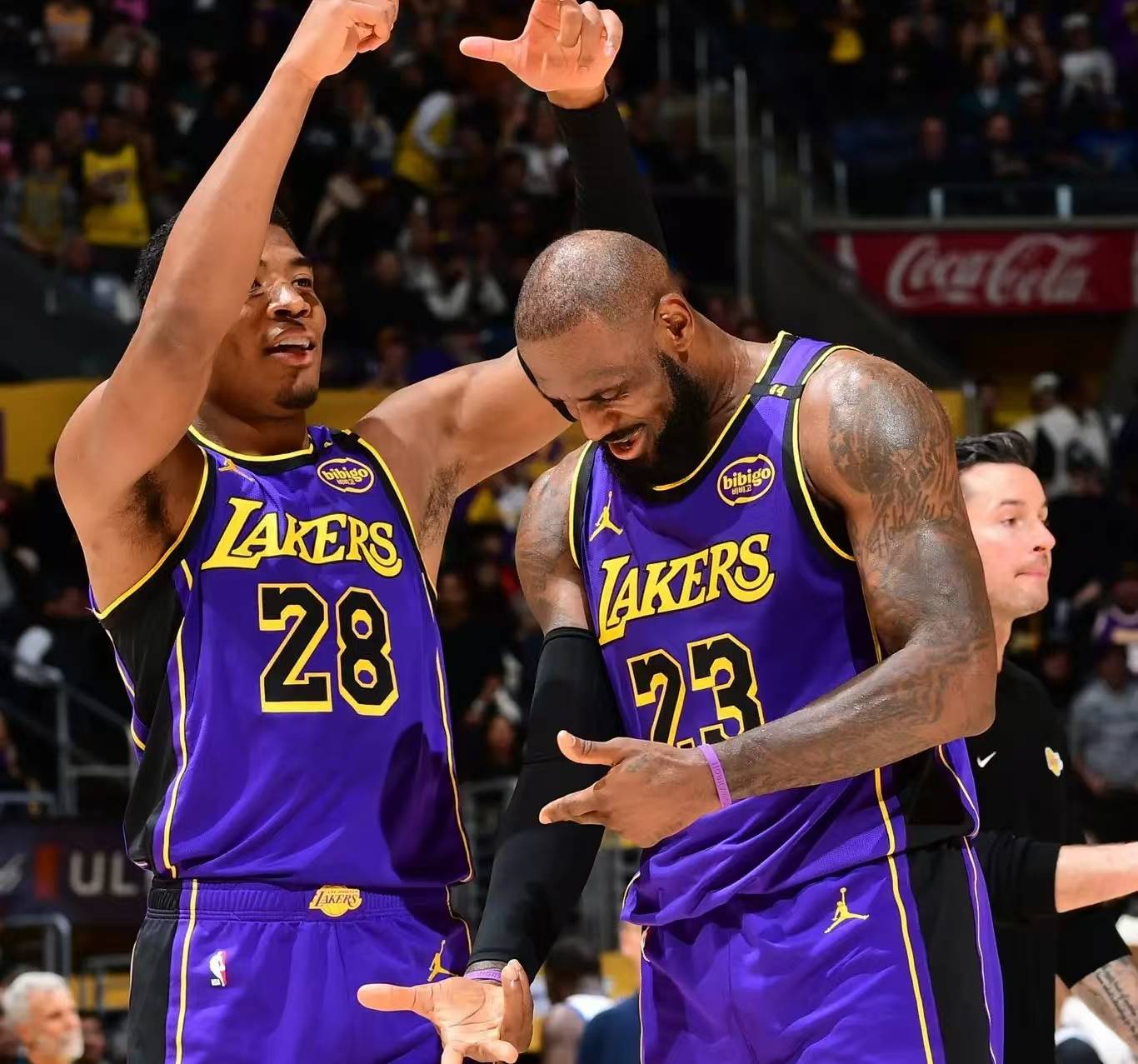 熊猫体育官方-太阳队逆转击败掘金,东部排名升至第三