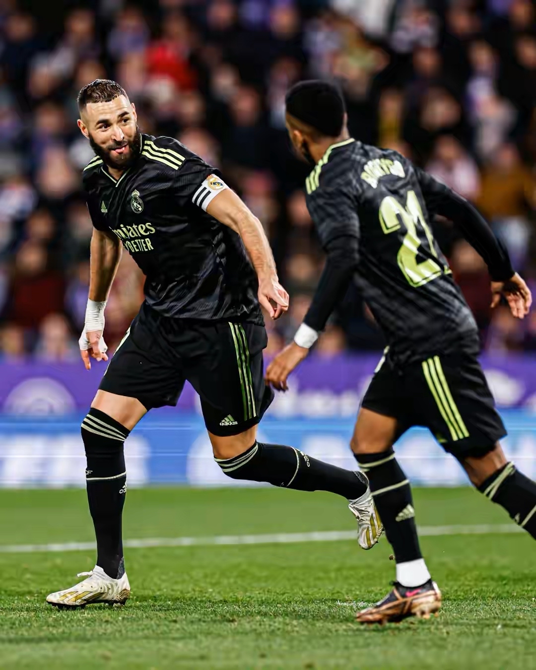 米尔沃尔客场逼平对手，艰难拿下一分