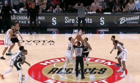 熊猫TV-火箭主帅因不满裁判被罚款