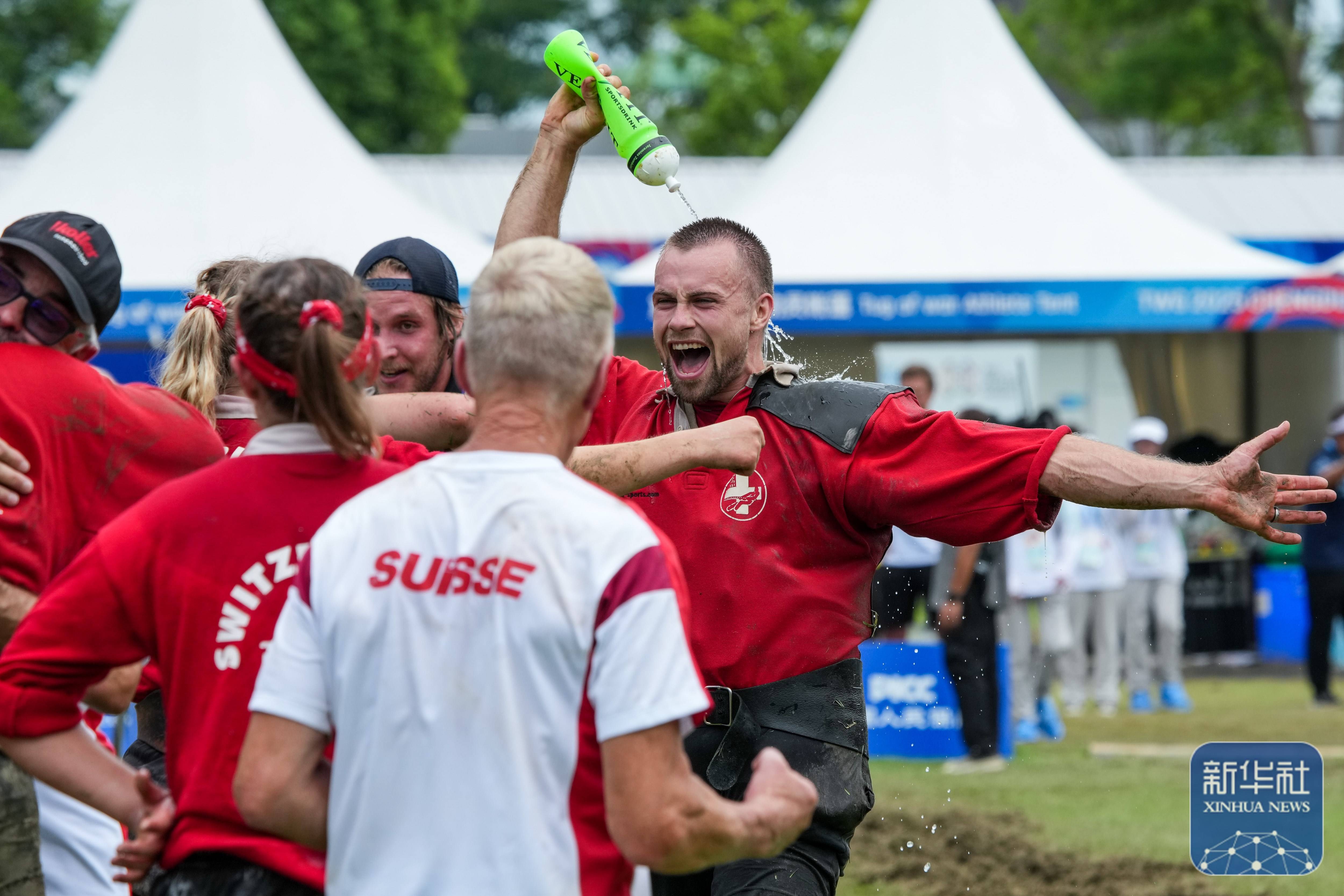 熊猫体育官方网站-瑞士滑板选手表现抢眼,闪耀赛场