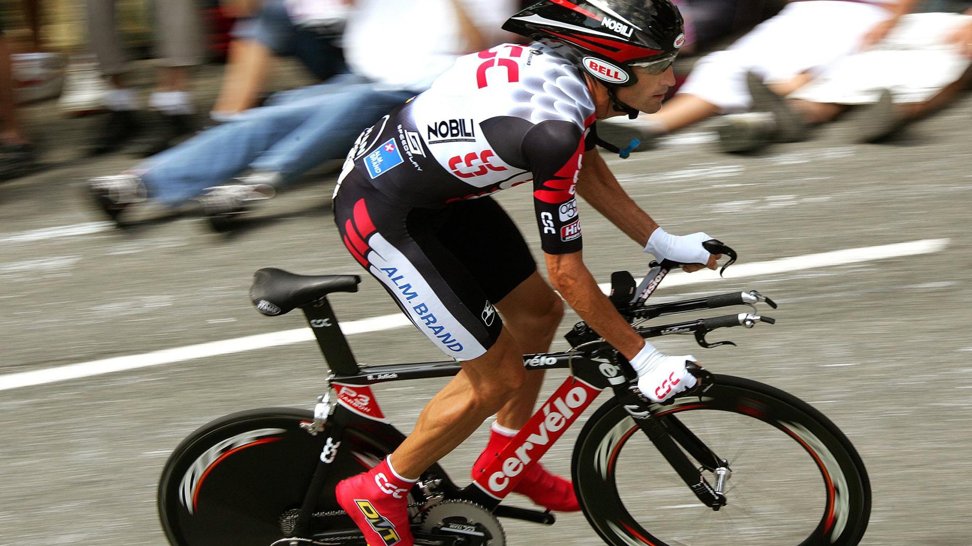 跨越竞技的决胜之心，当浙江绝杀灰熊，福克斯于F1弯道称王